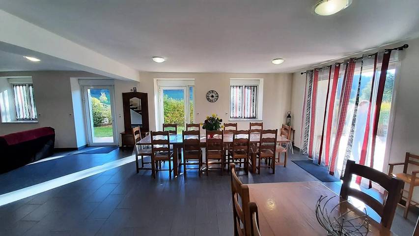 Gîte pour 11 personnes, avec terrasse en Haute-Loire - 4