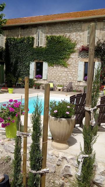 Chambre d’hôte pour 2 personnes, avec piscine et jardin à Saint-Martin-de-Crau