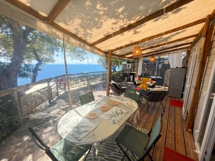 Bungalow a Saint-Raphaël con Piscina e Vista Mare in Saint-Raphael Varo, Massif de l'Esterel