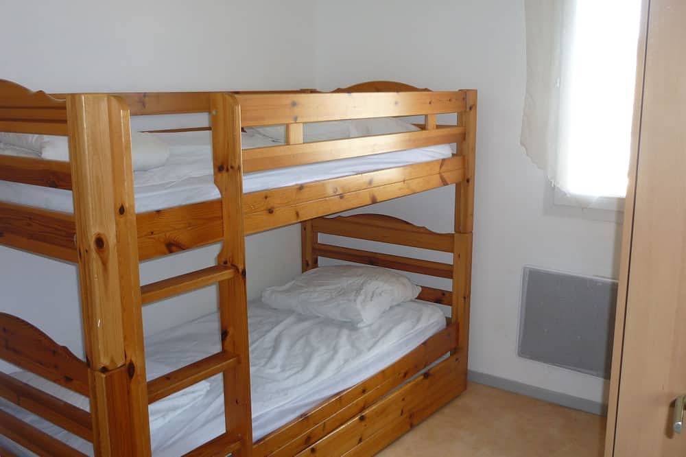 Air-conditioned villa with wifi pool in residence 300 m from the beach in Portiragnes, Mittelmeerküste (Frankreich)