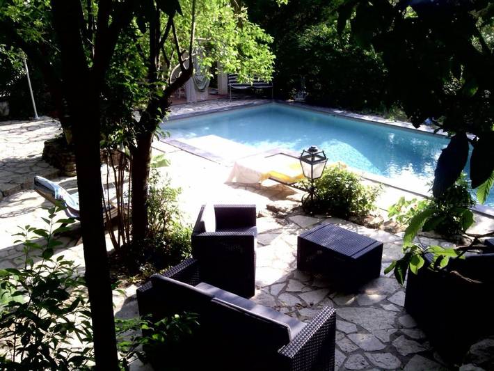 Appartement de vacances pour 4 personnes, avec Terrasse et Jardin ainsi que Bassin pour enfant et Piscine à Le Beausset