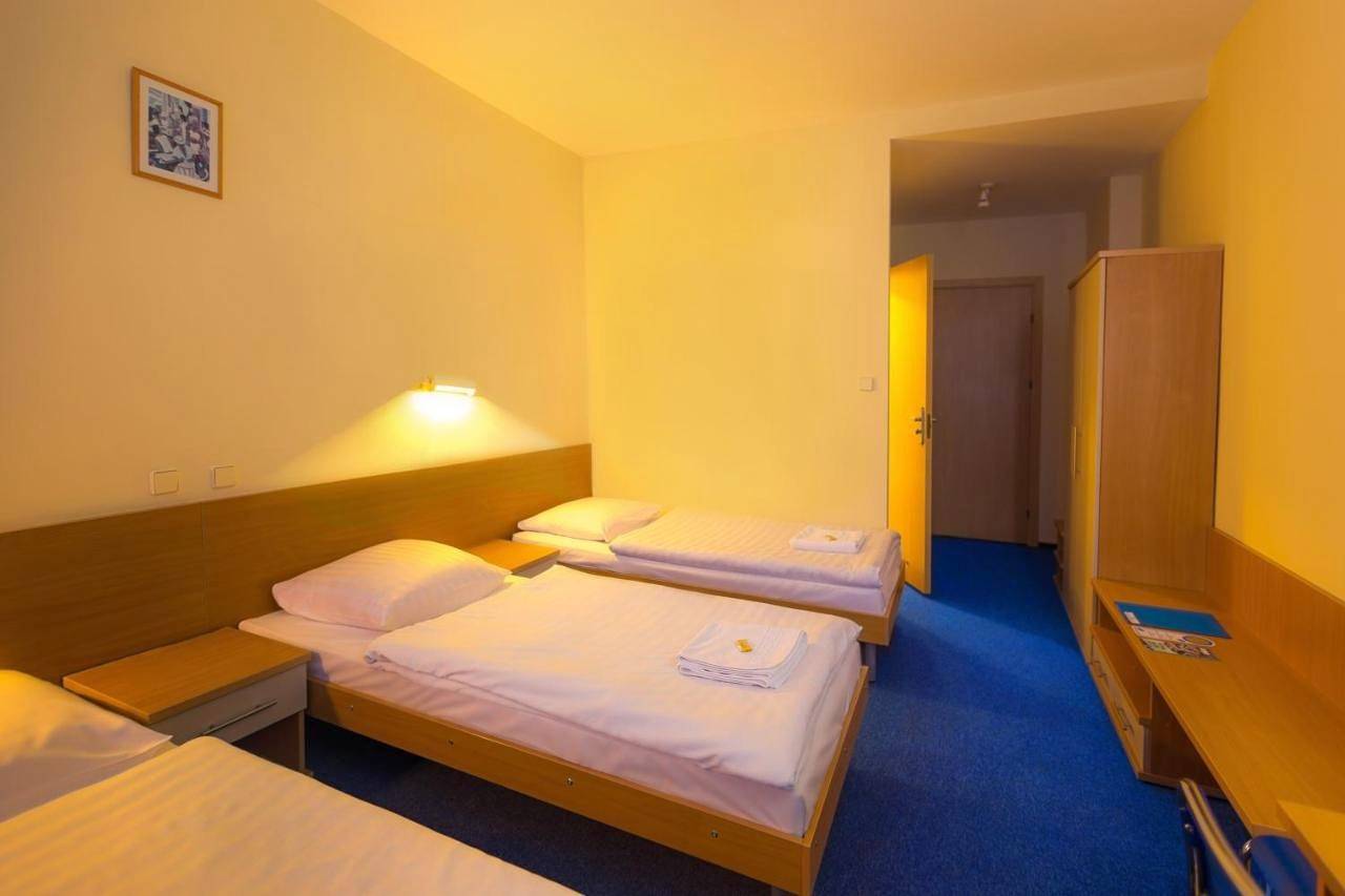 Dom Turystyczny Indigo - Hotel Pracowniczy in Kraków, Małopolska