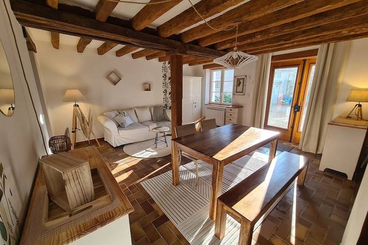 Gîte pour 4 personnes, avec jardin dans Lye
