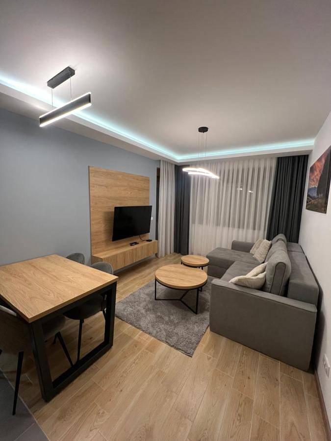 Ferienwohnung für 4 Personen, mit Balkon und Ausblick in Zlatibor