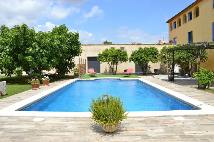 Casa rural para 11 personas, con Jardín en Garrigás