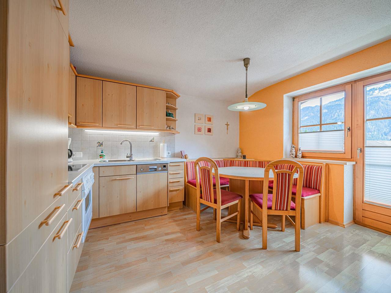 Ganze Wohnung, Ruhiges Ferienhaus mit großer Terrasse und Bad
 in Bramberg am Wildkogel, Kitzbüheler Alpen