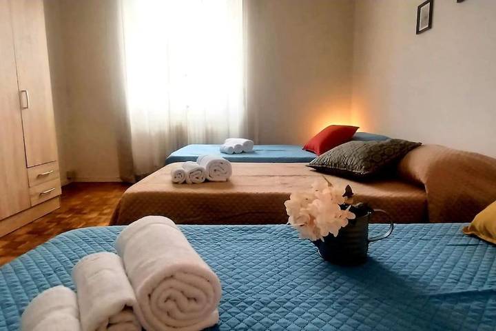 Apartamento de vacaciones para 7 personas, con terraza y vistas - 1