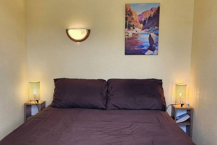 Gîte pour 4 personnes, avec terrasse ainsi que jardin et piscine à Argentat - 2