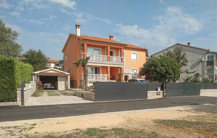 Ganze Ferienwohnung, Gemütliche Ferienwohnung mit Terrasse, WLAN und Parkplatz in der Nähe der Sehenswürdigkeiten von Labin in Vinez, Ostküste Istrien