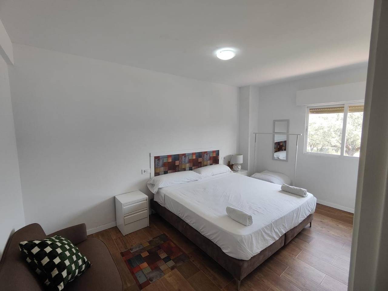 Acogedora habitación con piscina, WiFi, jardín y barbacoa in Nombela, Provincia de Toledo