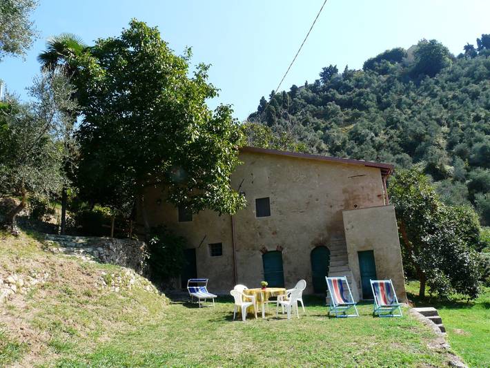 Agriturismo per 5 persone, con Terrazza e Giardino a Massa