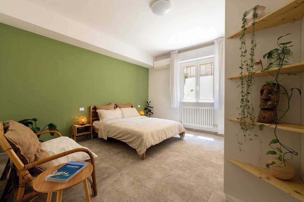 Just minutes from downtown and the beach, elegant Bnb in Sirolo in Sirolo, Riviera del Conero