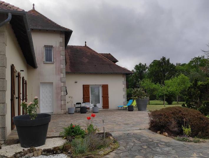 Location de vacances pour 2 personnes, avec jardin et terrasse à Saint-Sulpice-les-Feuilles - 3
