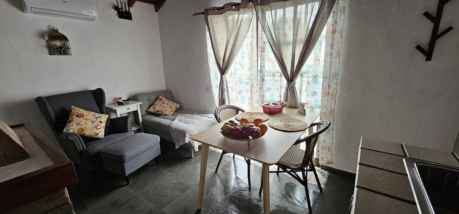 Holiday Home 'El Pajerito De Los Bejeques' with Sea View, Wi-Fi and Air Conditioning in Las Manchas, Los Llanos de Aridane