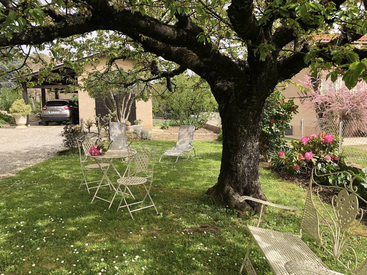 Casa de huéspedes para 3 personas con jardín in Vernajoul, Parque Natural Regional de los Pirineos de Ariège