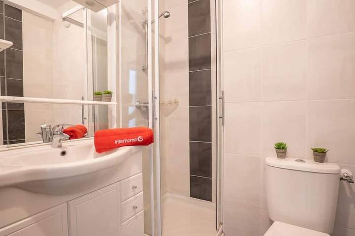 Gîte pour 4 personnes, avec piscine ainsi que terrasse et balcon/terrasse dans Golf de Saint Cyprien - 4