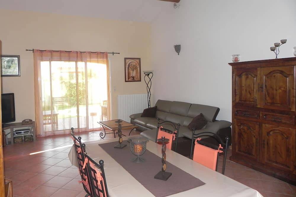 Jolie villa pour 6 personnes avec piscine in Gignac-la-Nerthe, Costa mediterránea (Francia)