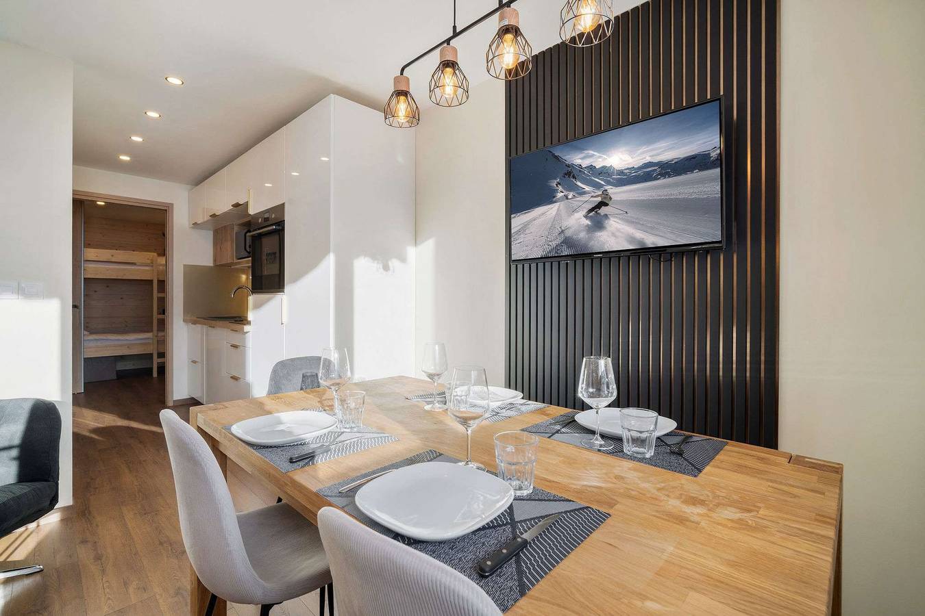 Entire apartment, Ski-In/Ski-Out with Mountain Views in Val Thorens, Les Trois Vallées