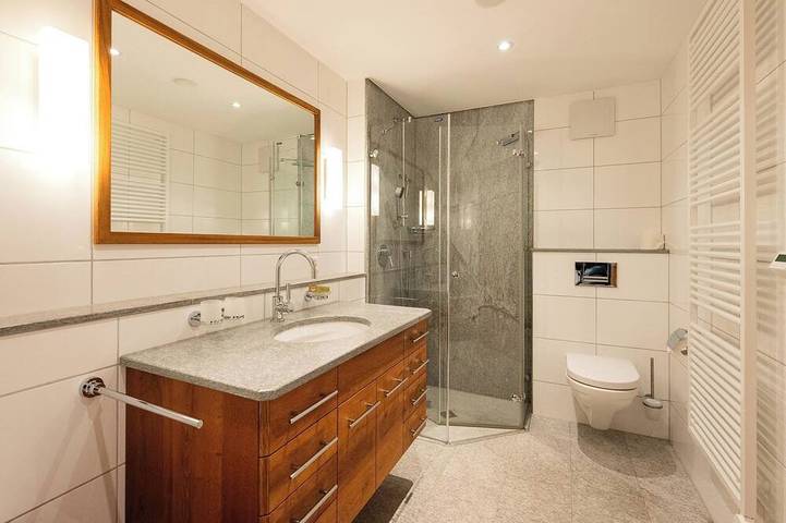 Ganze Wohnung, Valbella Park 102 Appartement/Fewo, Dusche oder Bad, Wc 2 1/2-Zimmerwohnung in Flüelapass, Davos
