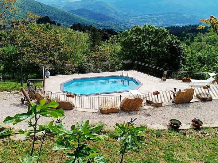Ferienhaus für 4 Personen, mit Balkon und Terrasse sowie Garten und Pool