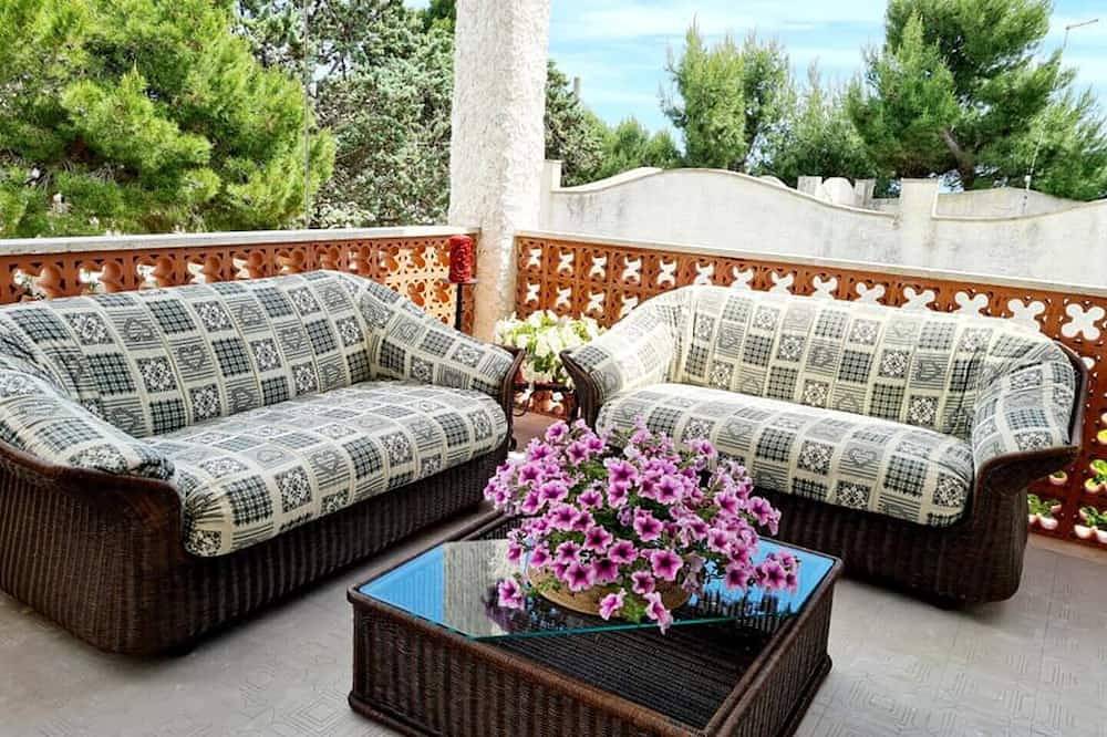 Appartamento intero, Villa Aurora, splendida vista mare, Salento! Ideale per famiglie. in Marina di Lizzano, Lizzano (disambigua)