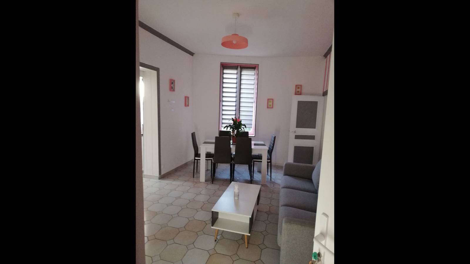 Sweet Garden House - charmant jardin in La Fère, Aisne