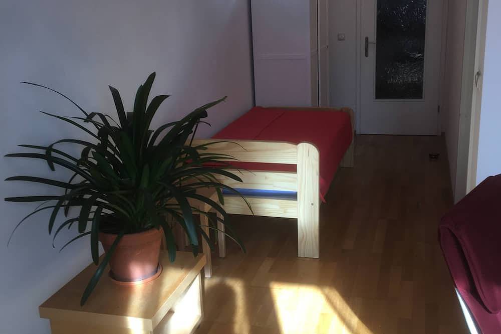 Ganze Wohnung, Ferienwohnung  mit Blick auf einen historischen Senkgarten. in Ziethen, Vorpommern Greifswald