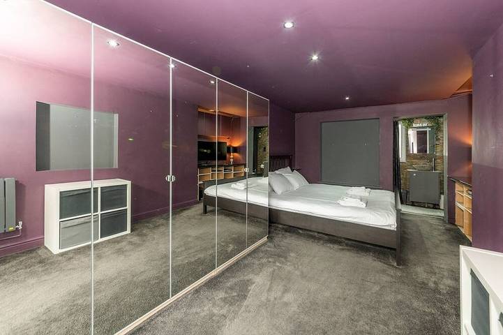 Spacious Home Heated Pool(April-Sep) in Tilehurst - Pass the Keys in Reading, Berkshire