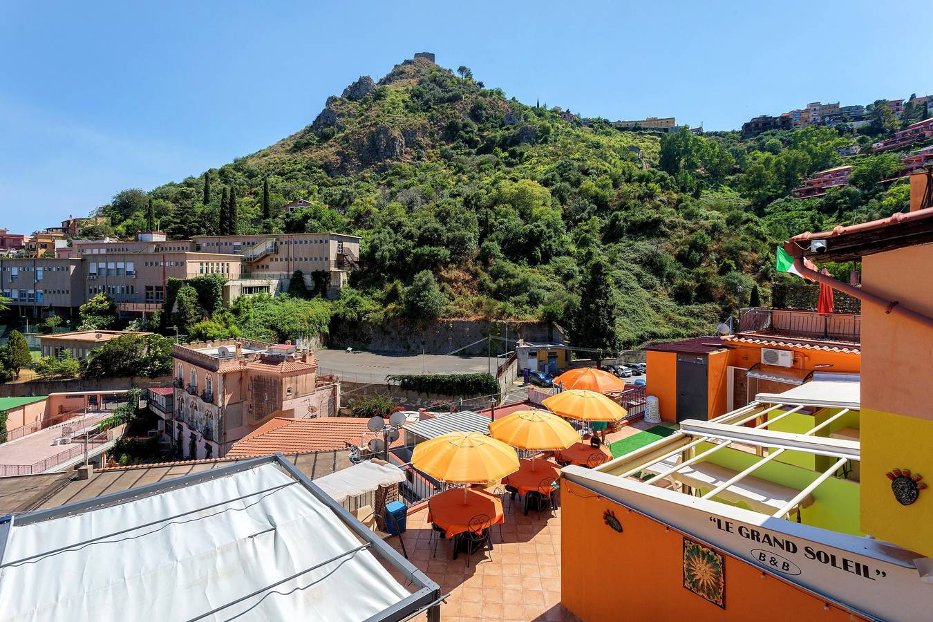Gehele studio, Studio 'Le Grand Soleil - Selene' met Zeezicht, Wi-Fi en Airconditioning in Taormina, Provincie Messina