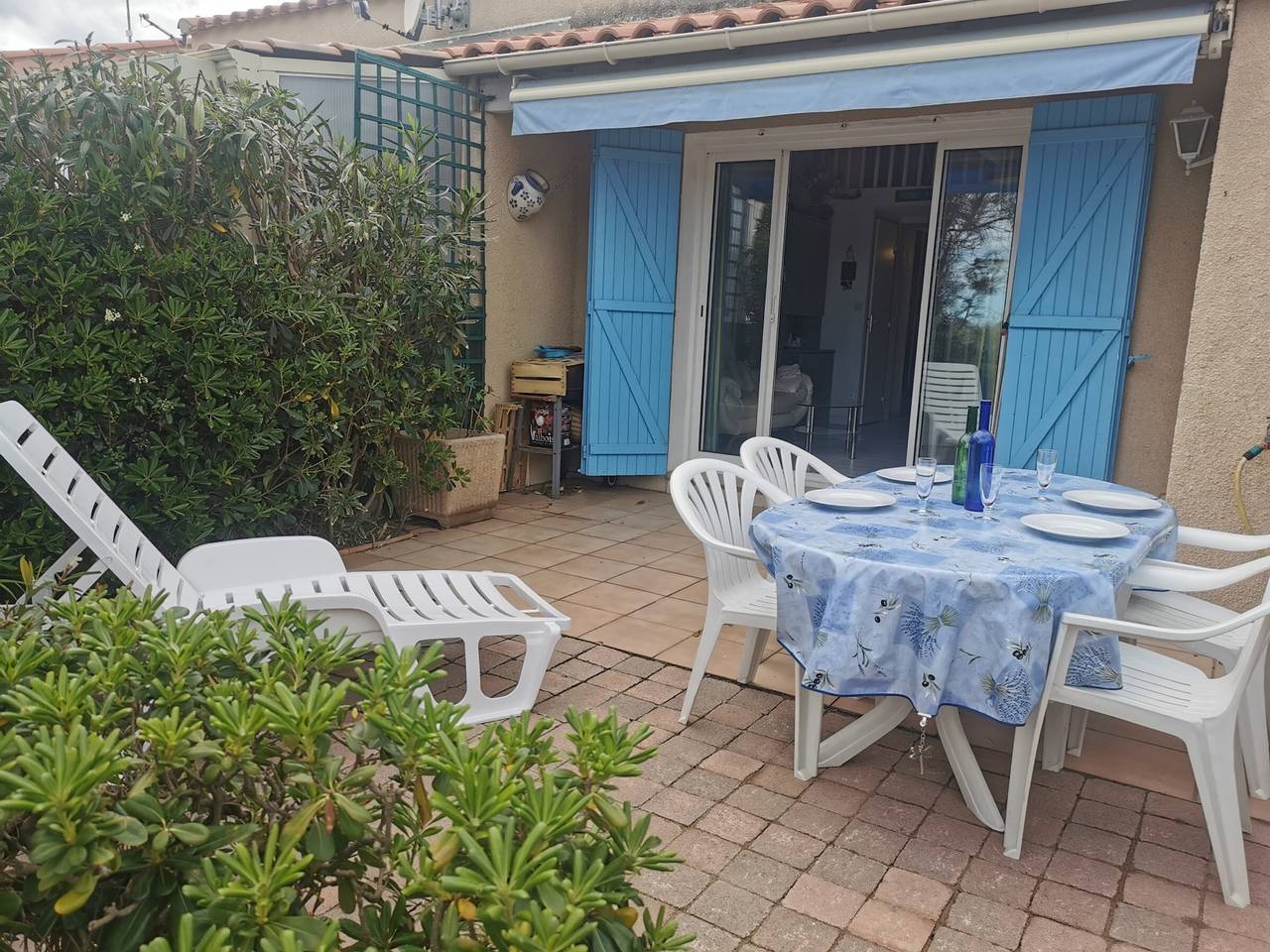Appartement entier, Villa Climatisée Bord de l'Eau - 4/5 pers - Proche Plage avec Parking Privé in Gruissan (Ville), Gruissan