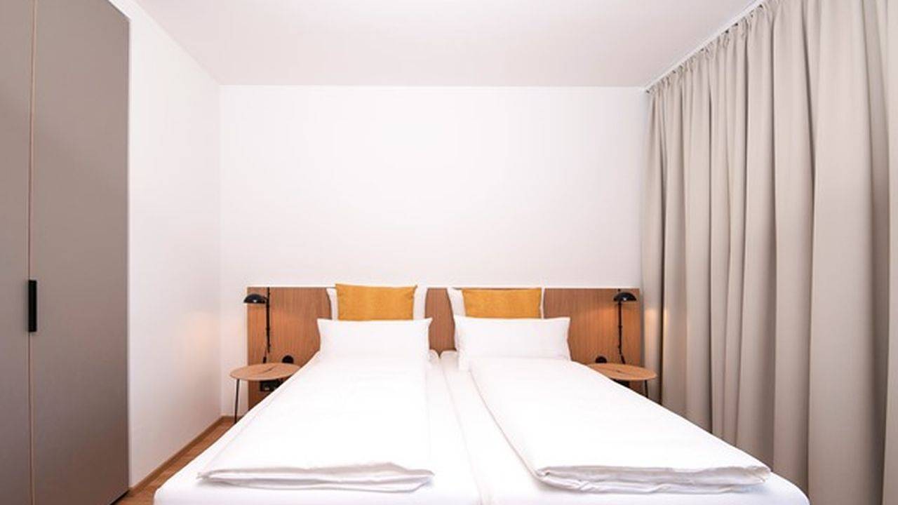 Ganze Ferienwohnung, Ferienwohnung für 2 Personen (27 m²) in Singen in Singen, Hegau