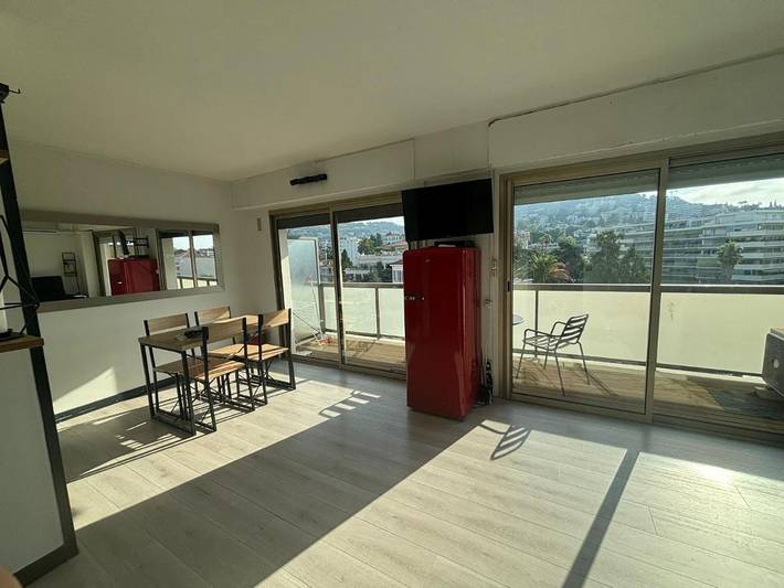 Vakantieappartement voor 2 personen, with Balkon and Terras as well as Uitzicht in Cannes