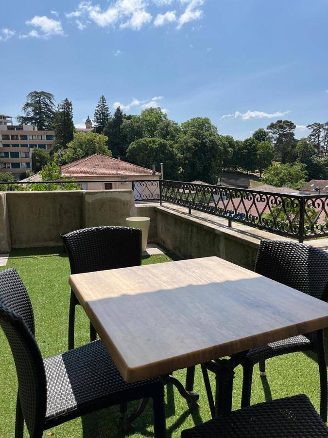 Gîte pour 4 personnes, avec vue et terrasse, animaux acceptés à Aubenas - 2