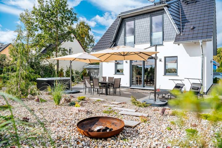 Ferienhaus für 6 Personen, mit Garten und Whirlpool sowie Terrasse und Sauna, mit Haustier in Göhren-Lebbin