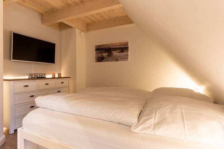 Dünenstieg acht - wunderschöne und hochwertige Reethaushälfte in toller Lage! in St. Peter-Bad, St. Peter-Ording