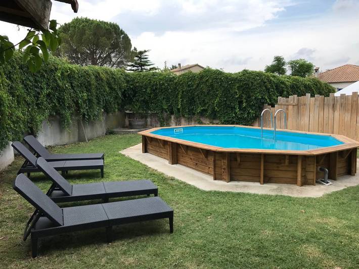 Gîte pour 8 personnes, avec terrasse et piscine