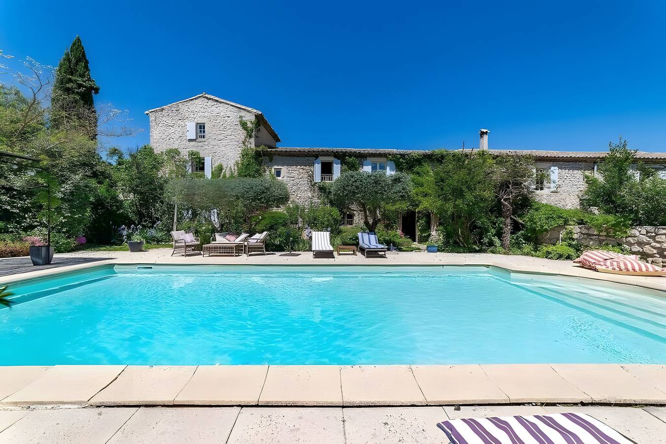 2-persons gîte with gardoise vault in a 16th-century mas 15km from uzès in Lussan, Région de Nîmes