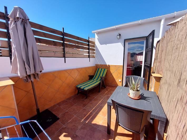 Studio entier, Studio "Lola", avec vue sur les montagnes, terrasse privée, climatisation et Wi-Fi. in Nerja Centre, Nerja