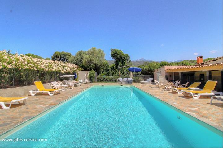 Gîte pour 4 personnes, avec Terrasse et Piscine à Pianottoli-Caldarello - 4