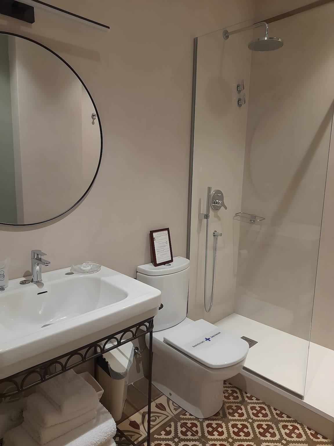 Entire studio, Room 'Familiar - La Hornacina' with Shared Pool, Wi-Fi and Air Conditioning in Consuegra, Toledo Province