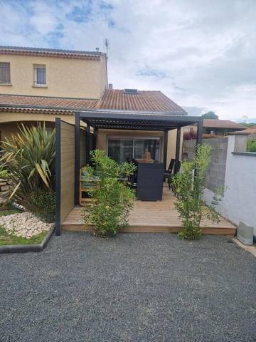 Gîte pour 4 personnes, avec terrasse à Chanos-Curson