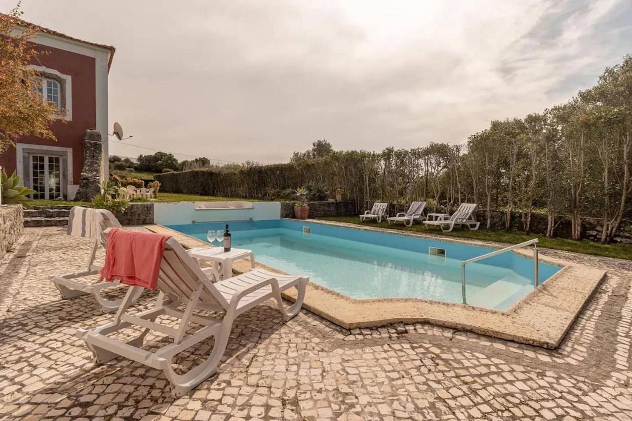 Four-Bedroom Chalet in Alcabideche, Costa de Lisboa