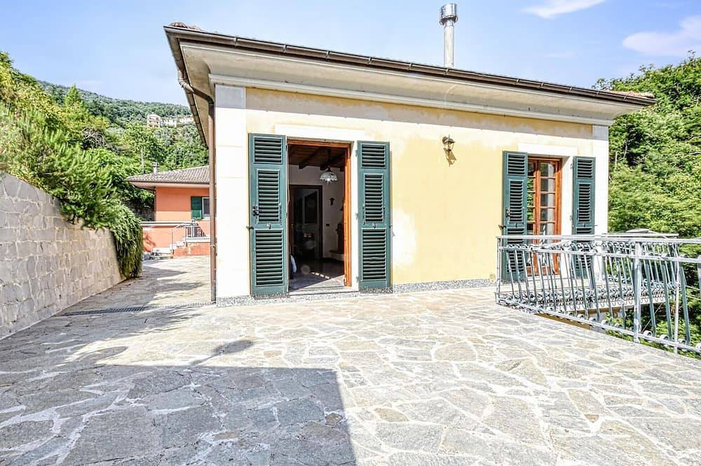 2 bedroom lovely home in Ne in Ne, Riviera di Levante