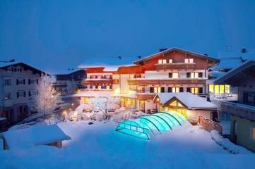 Hotel für 4 Personen, mit Pool und Garten sowie Ausblick und Sauna in Uttendorf