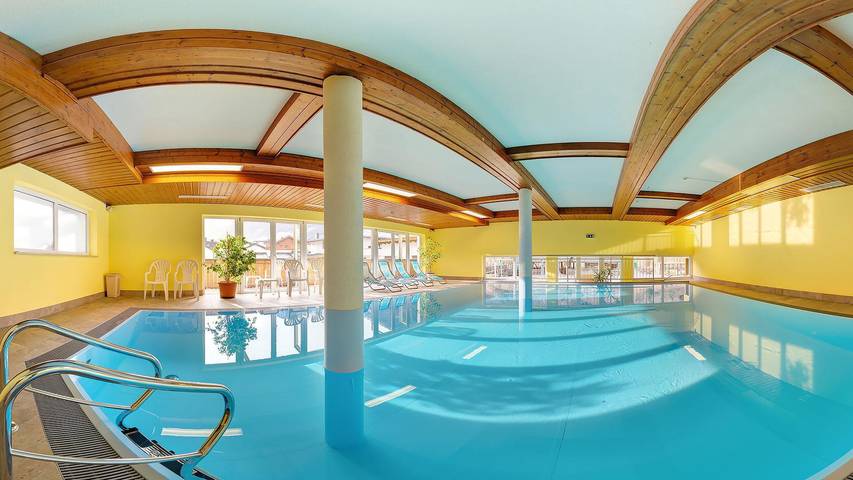 Hôtel pour 3 personnes, avec Balcon et Jacuzzi ainsi que Terrasse et Jardin à Grossarl