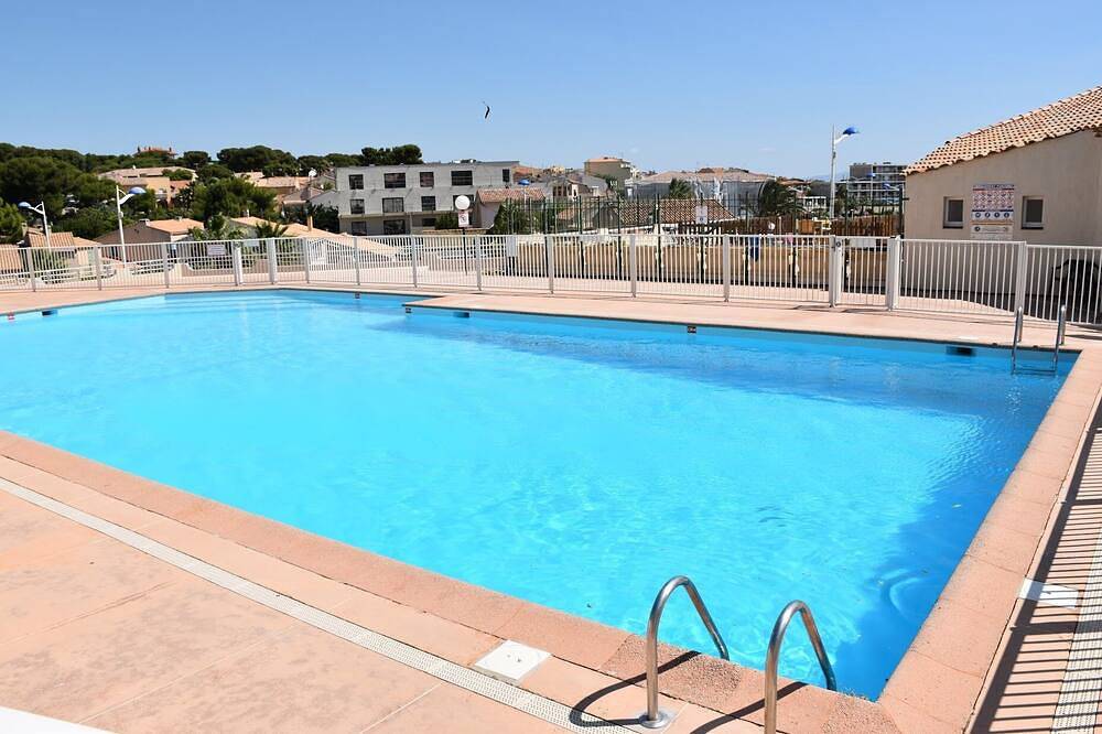 Appartement entier, Super logement pour 4 à coté des plages et piscine in Sausset-les-Pins, Côte méditerranéenne (France)
