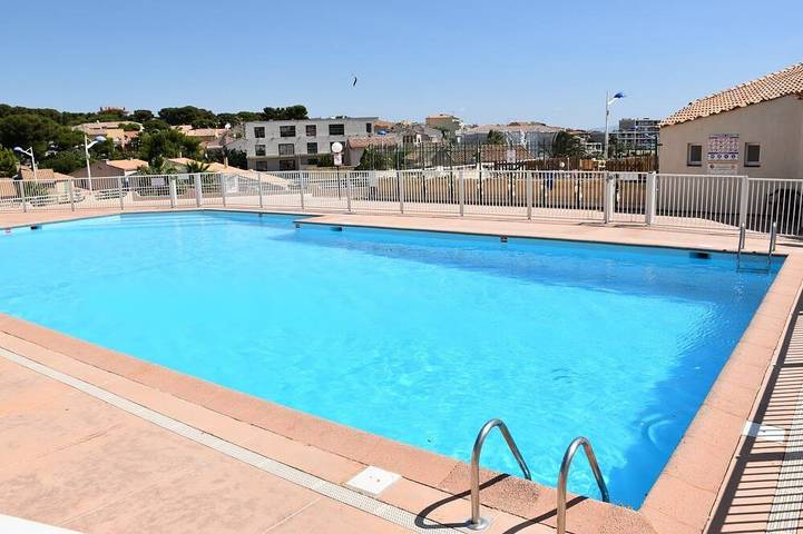 Gîte pour 4 personnes dans Chateau Charles Roux Sausset Les Pins - 4