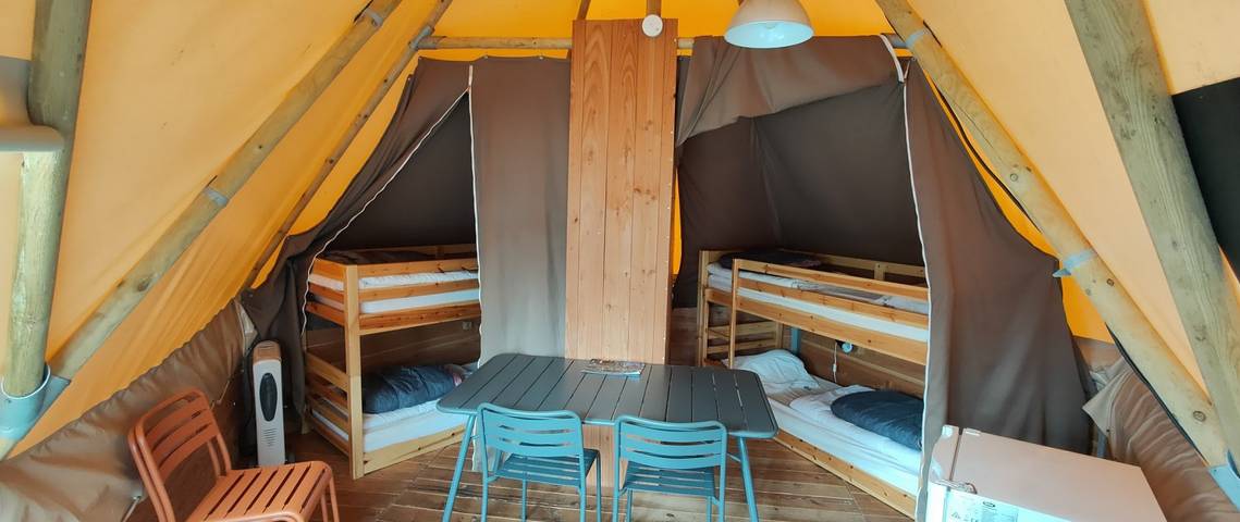 Tipi pour 4 personnes, avec terrasse et vue sur le lac, animaux acceptés dans Lac des Settons (Montsauche-les-Settons) - 3
