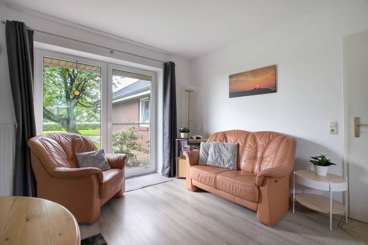 Ganze Wohnung, Ferienwohnung Achtern Diek" mit privater Terrasse, Gemeinschaftsgarten und Wi-Fi in Hillgroven, Kreis Dithmarschen