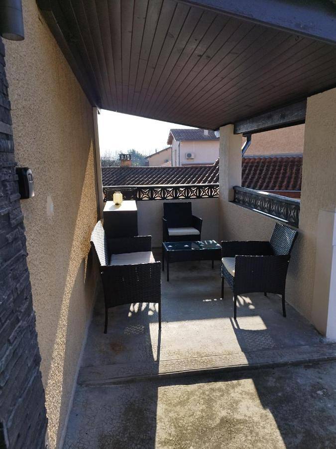 Location de vacances pour 2 personnes, avec Balcon et Jacuzzi ainsi que Terrasse et Vue à La Boisse - 4